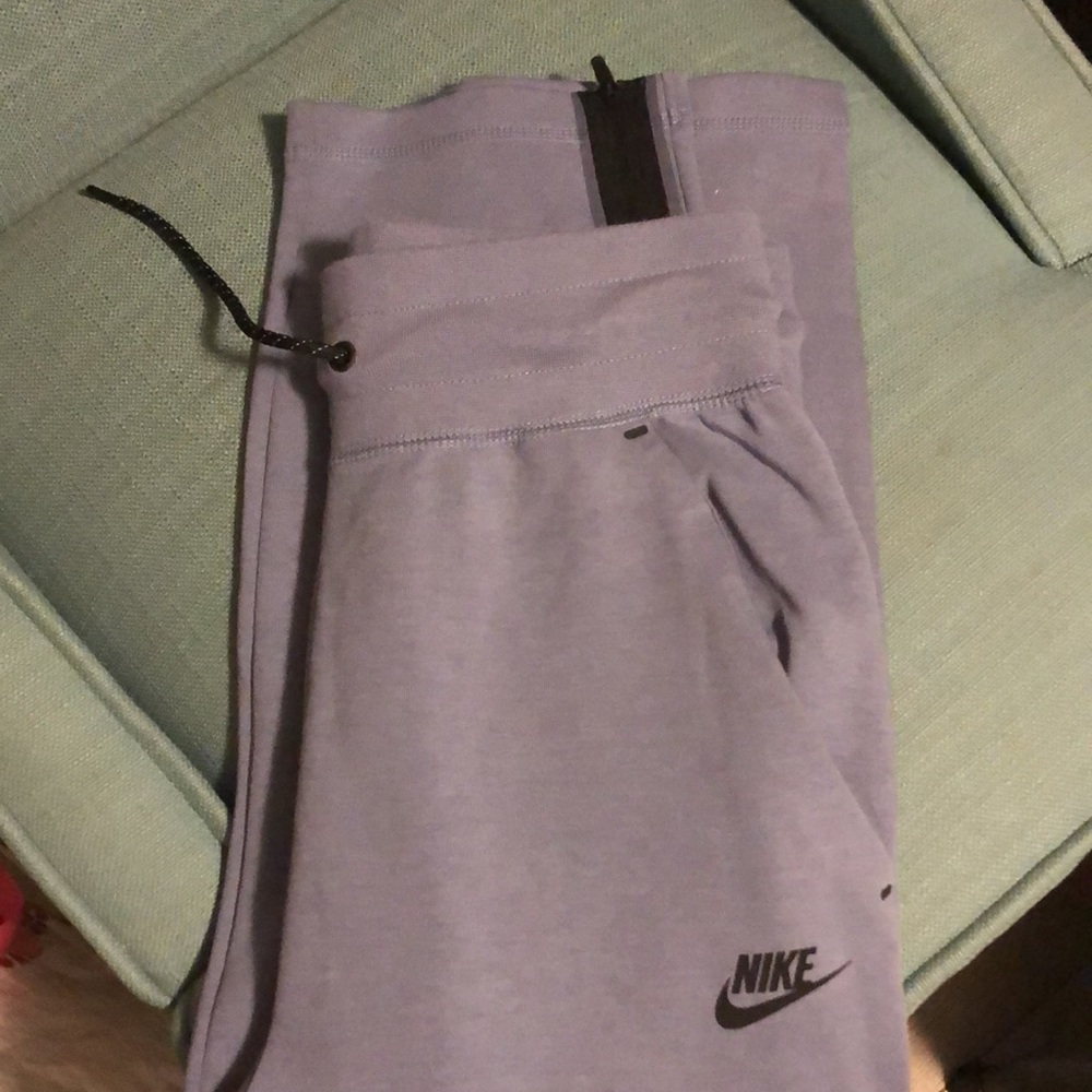 Nike Tech Sweatpants - Picture 4 of 4